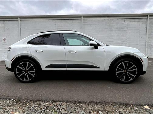 2024 Porsche Macan 4