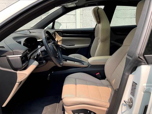 2024 Porsche Macan 4