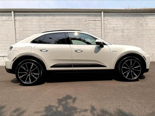 2024 Porsche Macan 4