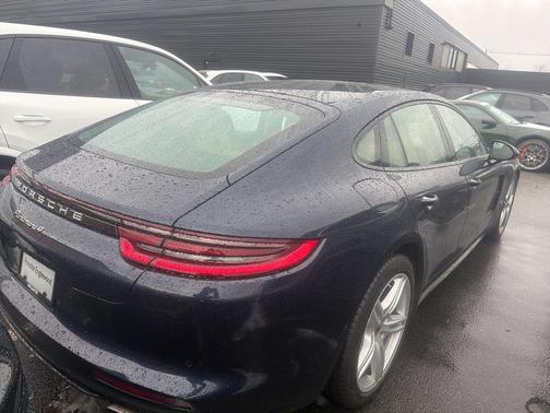 2019 Porsche Panamera 4