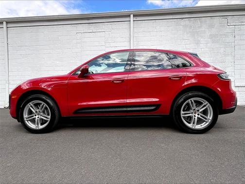 2022 Porsche Macan 