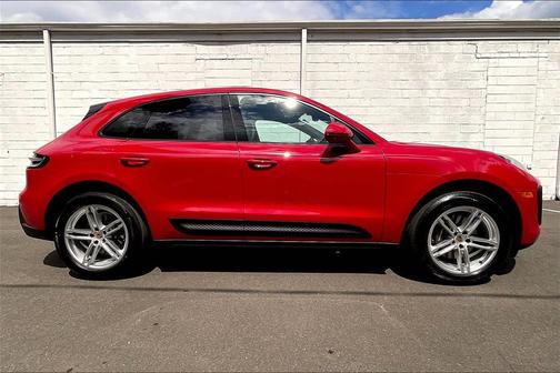 2022 Porsche Macan