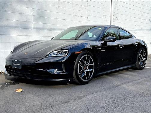 2025 Porsche Taycan 