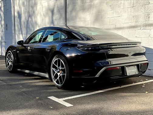 2025 Porsche Taycan 