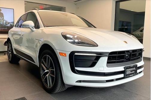 2025 Porsche Macan Base