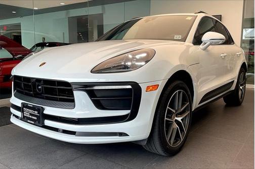 2025 Porsche Macan Base