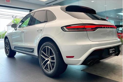2025 Porsche Macan Base