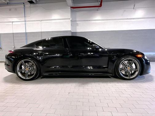 2024 Porsche Taycan GTS