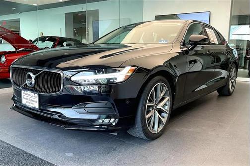 2018 Volvo S90 T6 Momentum
