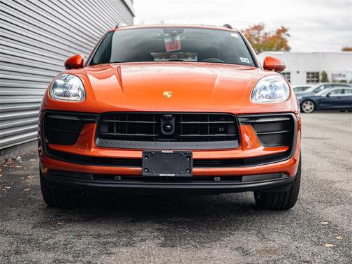 2025 Porsche Macan 