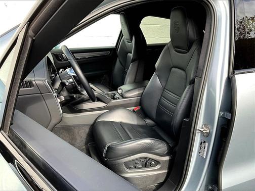 2022 Porsche Cayenne GTS