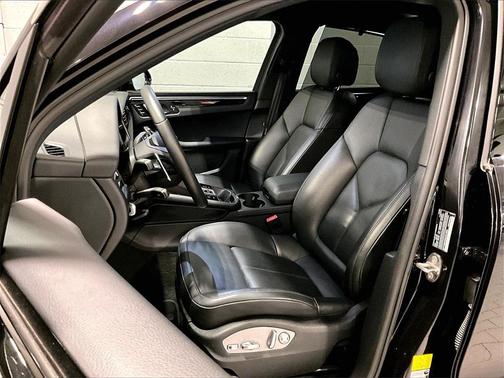 2022 Porsche Macan S