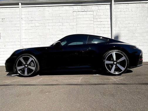 2025 Porsche 911 Carrera