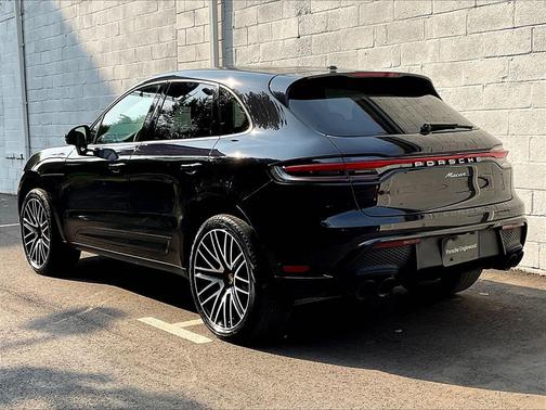 2025 Porsche Macan 