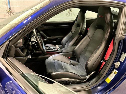 2023 Porsche 911 Carrera 4 GTS