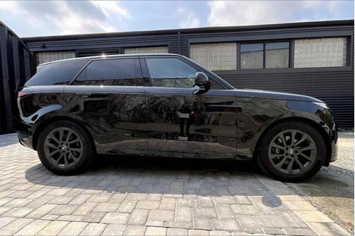 2024 Land Rover Range Rover Sport SE