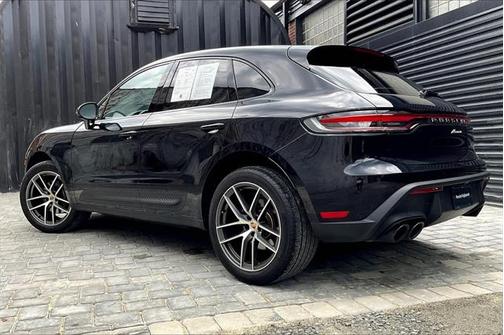2025 Porsche Macan Base