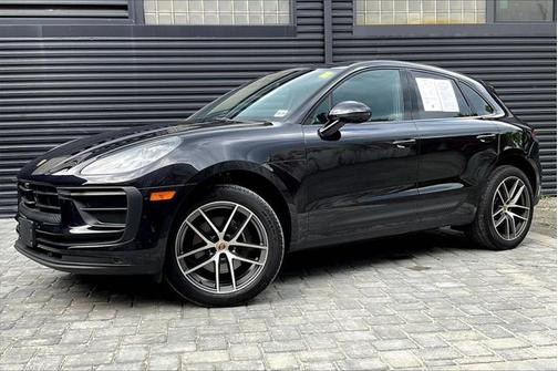 2025 Porsche Macan Base