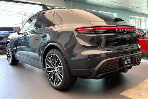 2024 Porsche Macan 4