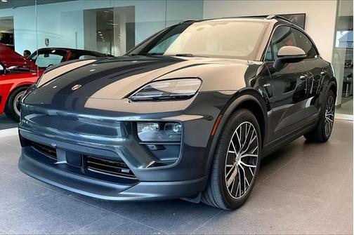 2024 Porsche Macan Base