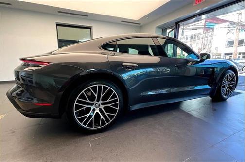 2022 Porsche Taycan