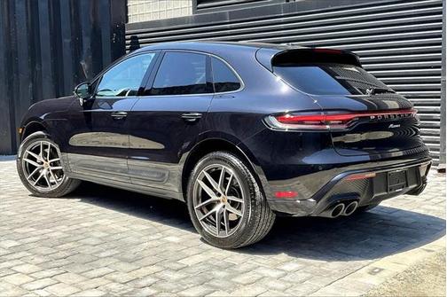 2025 Porsche Macan Base