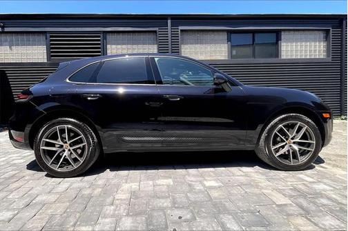 2025 Porsche Macan Base