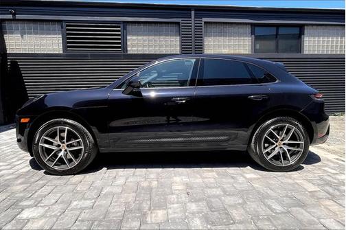 2025 Porsche Macan Base