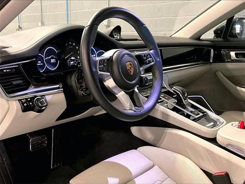 2019 Porsche Panamera 4