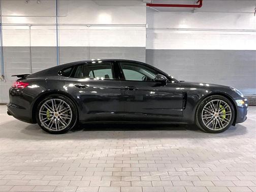 2019 Porsche Panamera 4