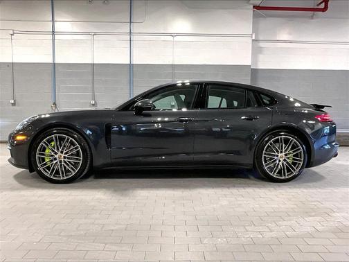 2019 Porsche Panamera 4
