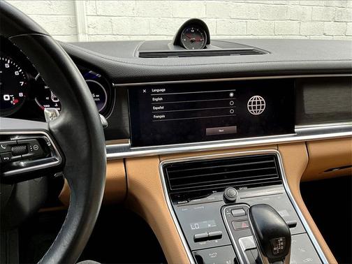 2023 Porsche Panamera 4 Platinum Edition