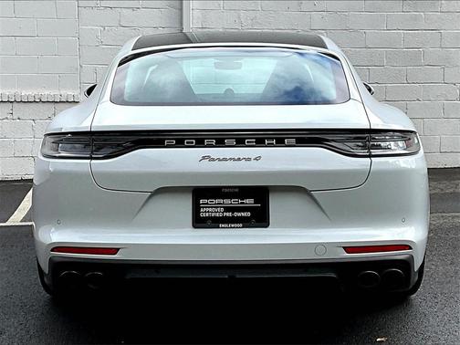 2023 Porsche Panamera 4 Platinum Edition