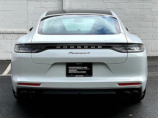 2023 Porsche Panamera 4 Platinum Edition
