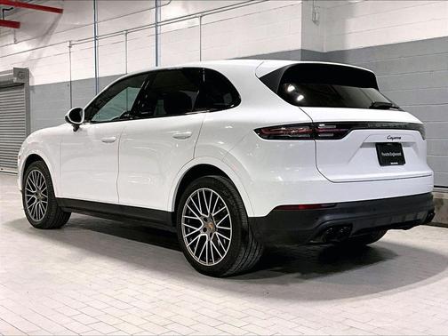 2023 Porsche Cayenne Platinum Edition