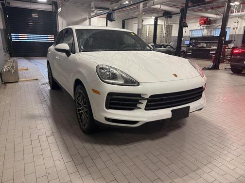 2023 Porsche Cayenne Platinum Edition