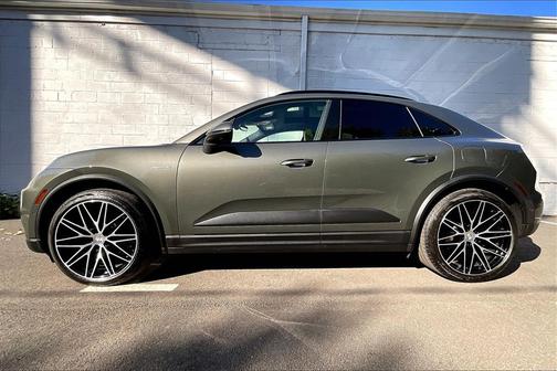 2024 Porsche Macan 4