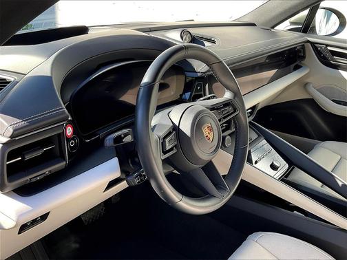 2024 Porsche Macan 4