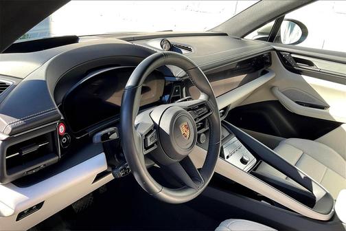 2024 Porsche Macan 4