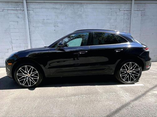 Jet Black Metallic 2026 Porsche Macan Macan