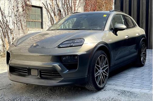 2024 Porsche Macan Base