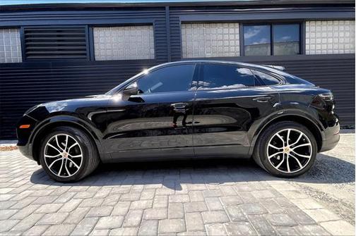 2023 Porsche Cayenne Platinum Edition