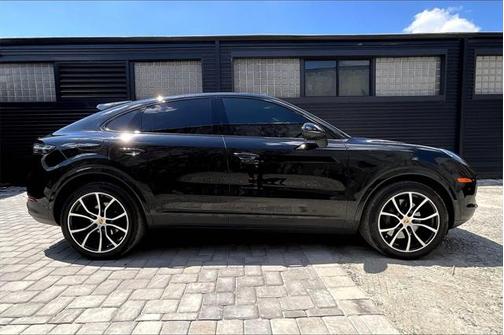 2023 Porsche Cayenne Platinum Edition