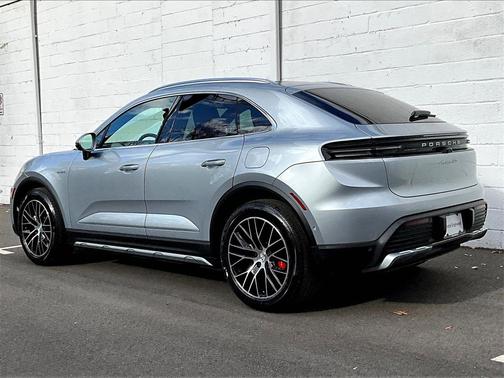 2025 Porsche Macan 4S