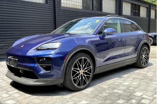 2024 Porsche Macan Base
