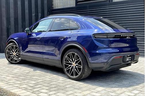 2024 Porsche Macan Base