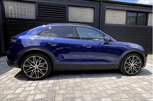 2024 Porsche Macan Base