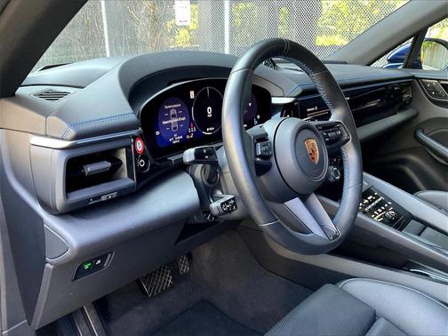 2024 Porsche Macan 4
