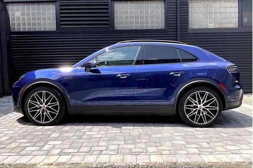 2024 Porsche Macan Base