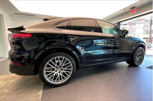 2022 Porsche Cayenne Platinum Edition